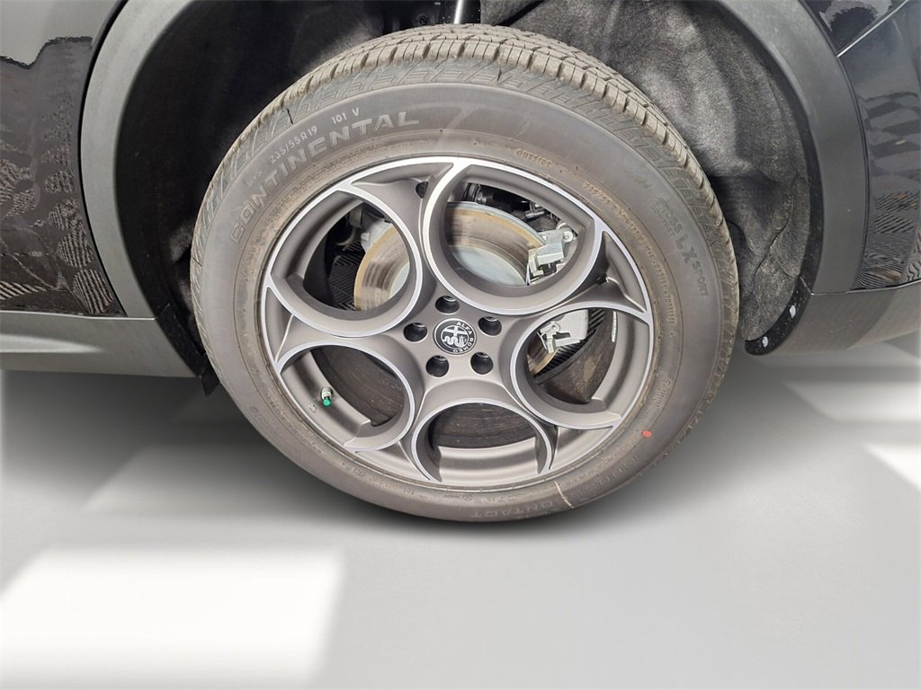 New 2025 Alfa Romeo Stelvio Sprint w/ Convenience Package image 11