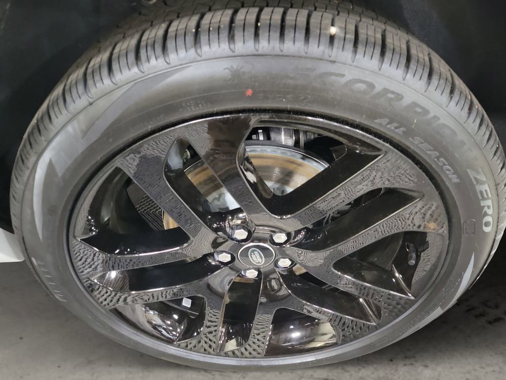 New 2025 Land Rover Discovery Sport S image 10