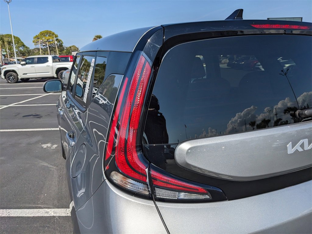 Certified 2025 Kia Soul LX image 12