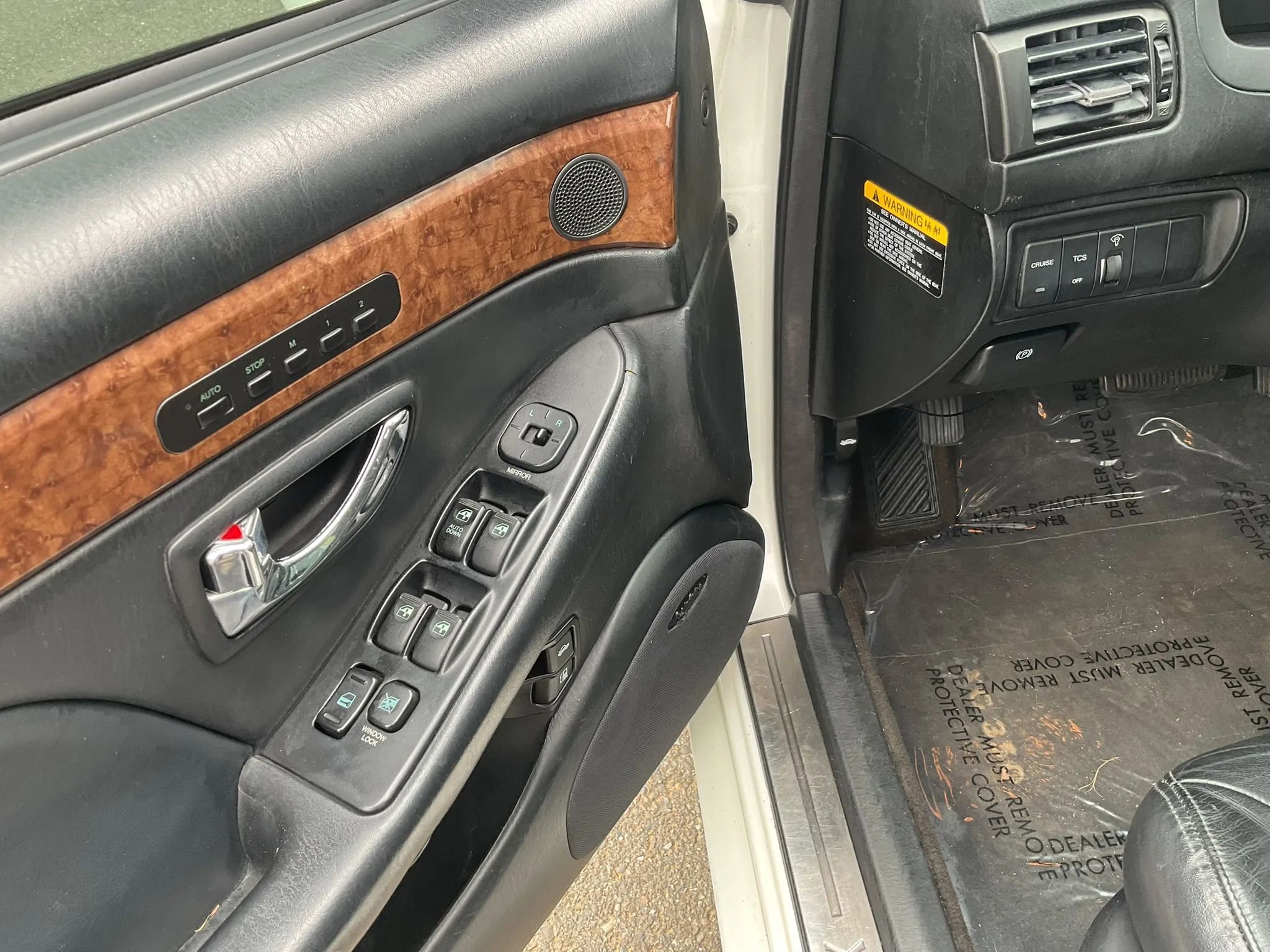 Used 2005 Hyundai XG350 L FWD image 18