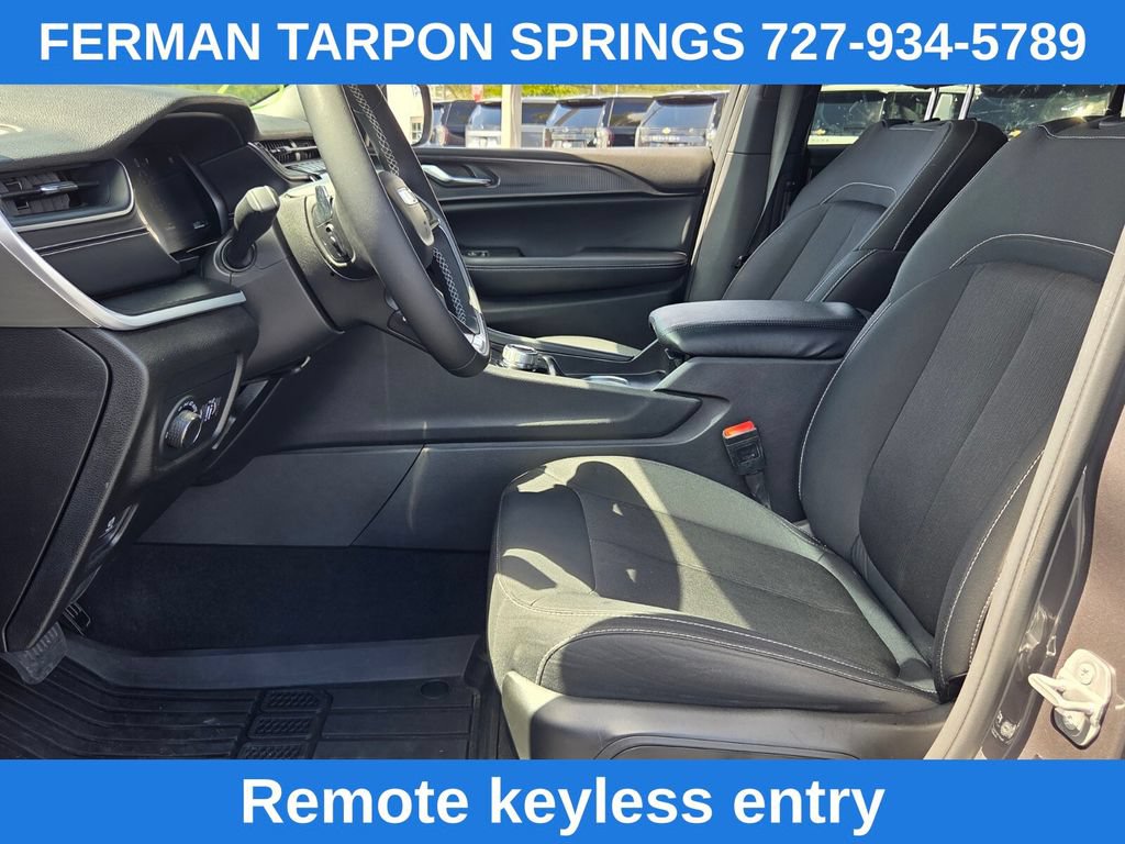 Used 2024 Jeep Grand Cherokee L Laredo RWD image 14