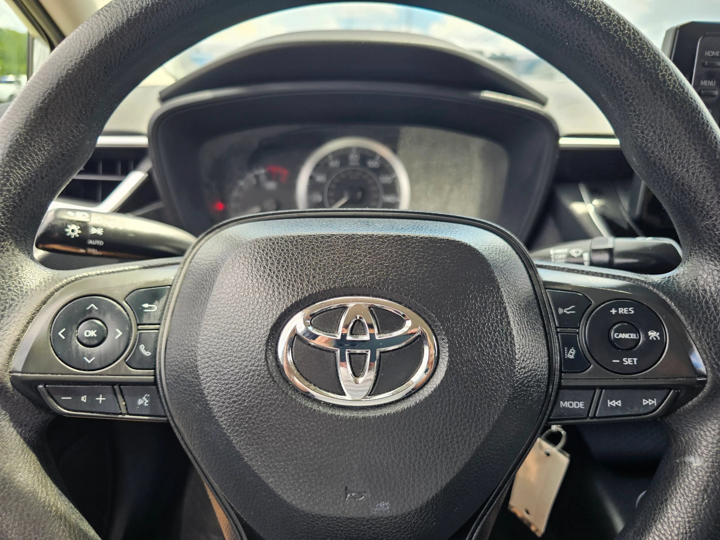 Used 2022 Toyota Corolla LE FWD image 10