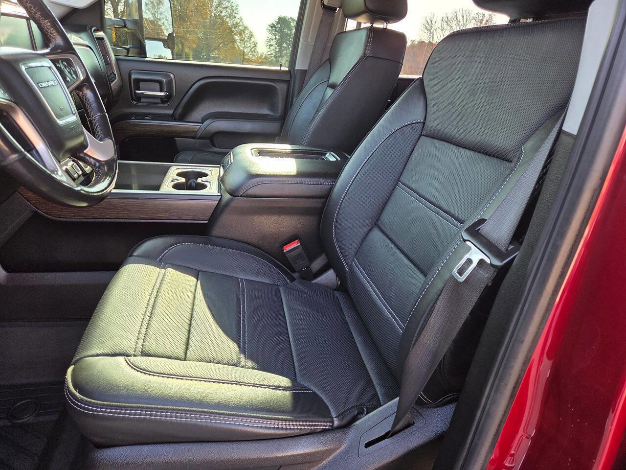 Used 2019 GMC Sierra 2500 Denali image 11