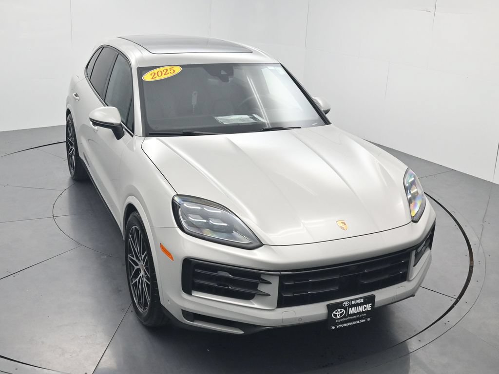 Used 2025 Porsche Cayenne S AWD/4WD image 56