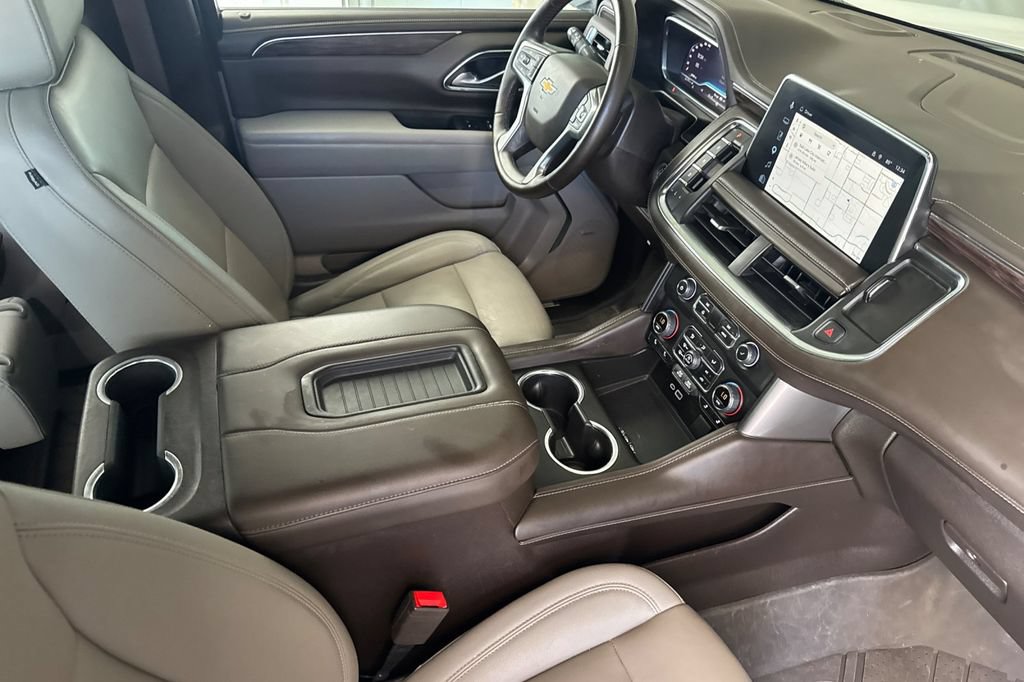 Used 2023 Chevrolet Suburban LT w/ Luxury Package AWD/4WD image 17
