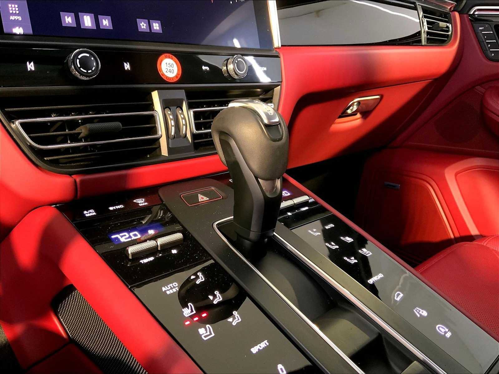 Certified 2023 Porsche Macan S w/ Premium Package Plus image 17