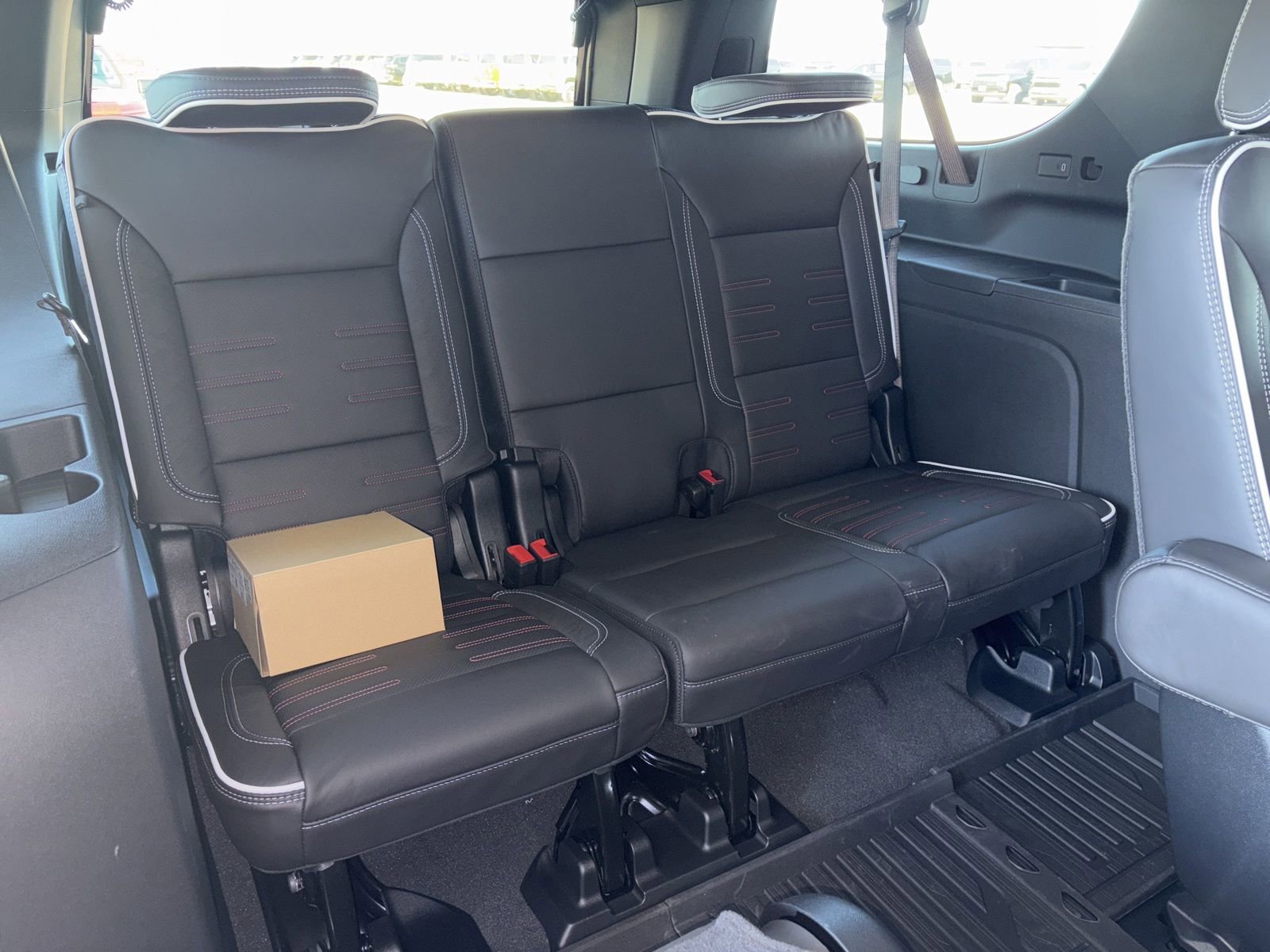 New 2026 GMC Yukon XL AT4 Ultimate w/ LPO, Floor Liner Package image 19