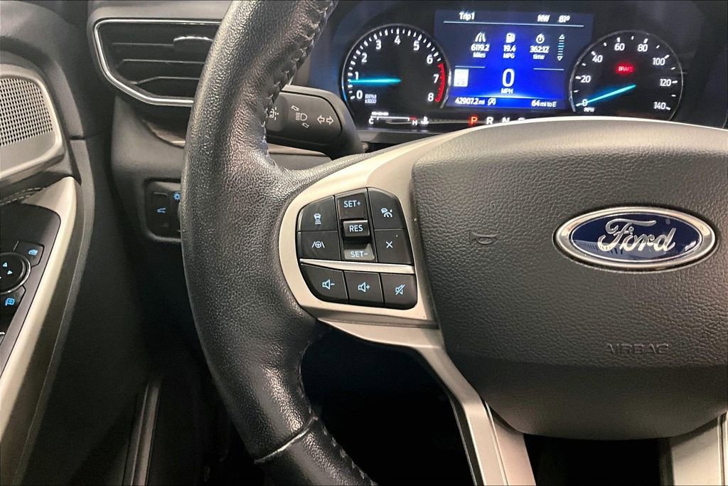 Used 2022 Ford Explorer Limited w/ Equipment Group 301A image 17