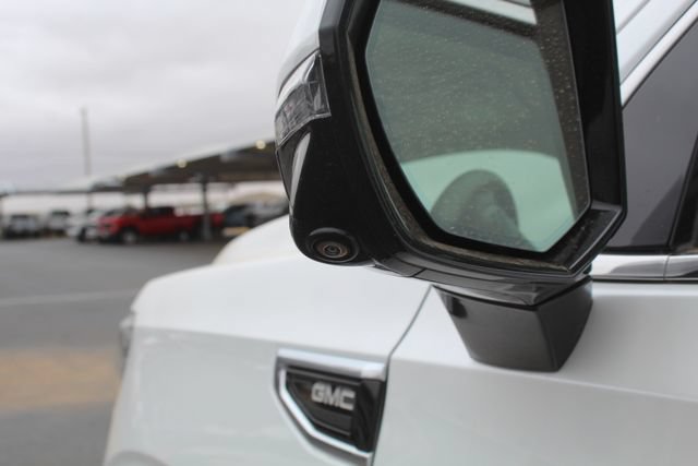 Used 2023 GMC Yukon Denali AWD/4WD image 15