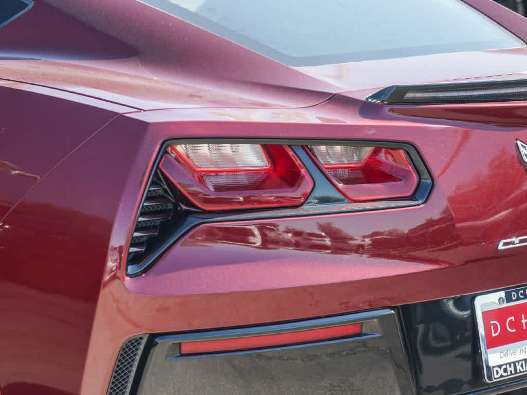 Used 2017 Chevrolet Corvette Stingray Coupe w/ 1LT RWD image 7