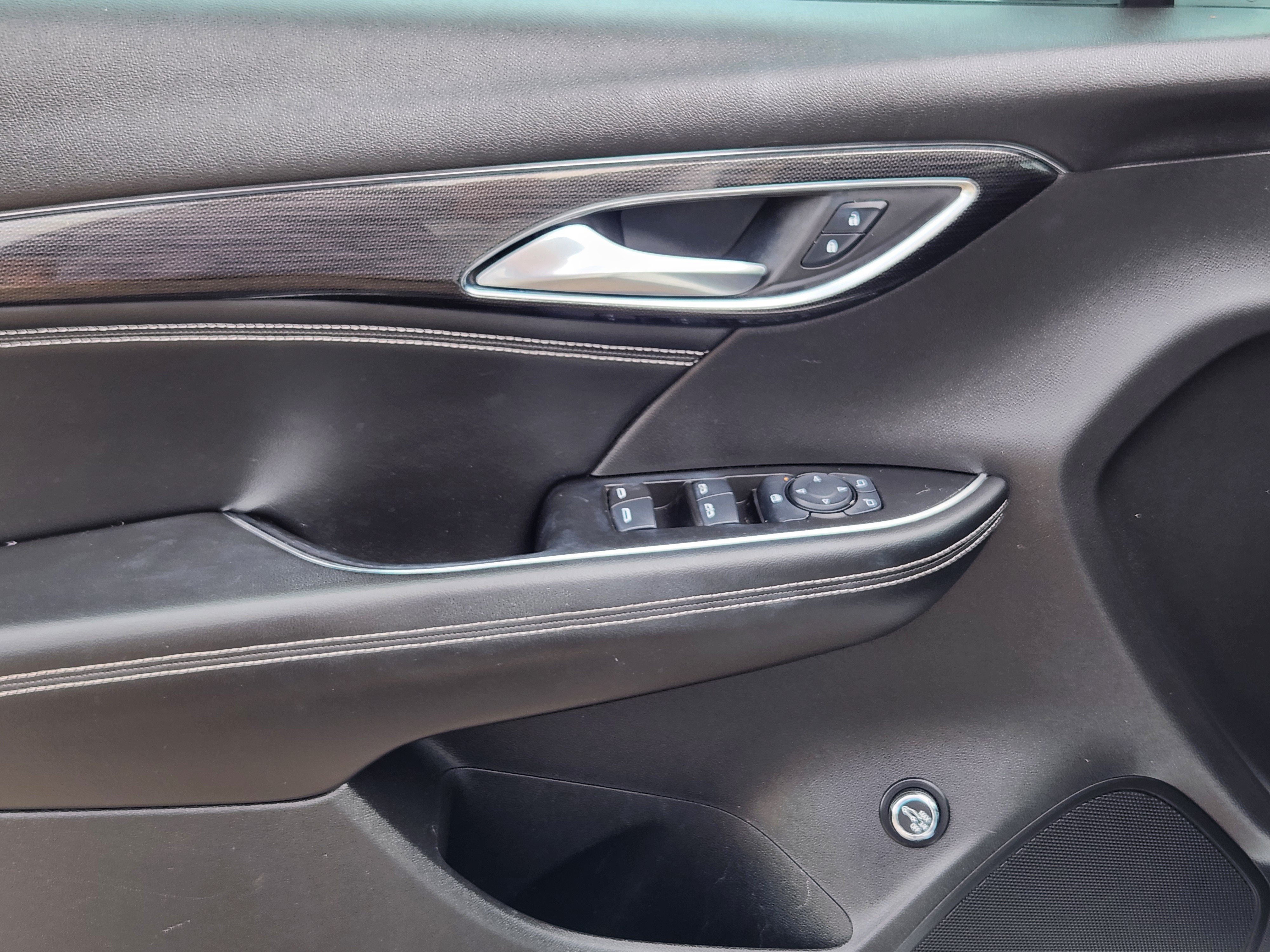 Used 2022 Buick Envision Preferred FWD image 17