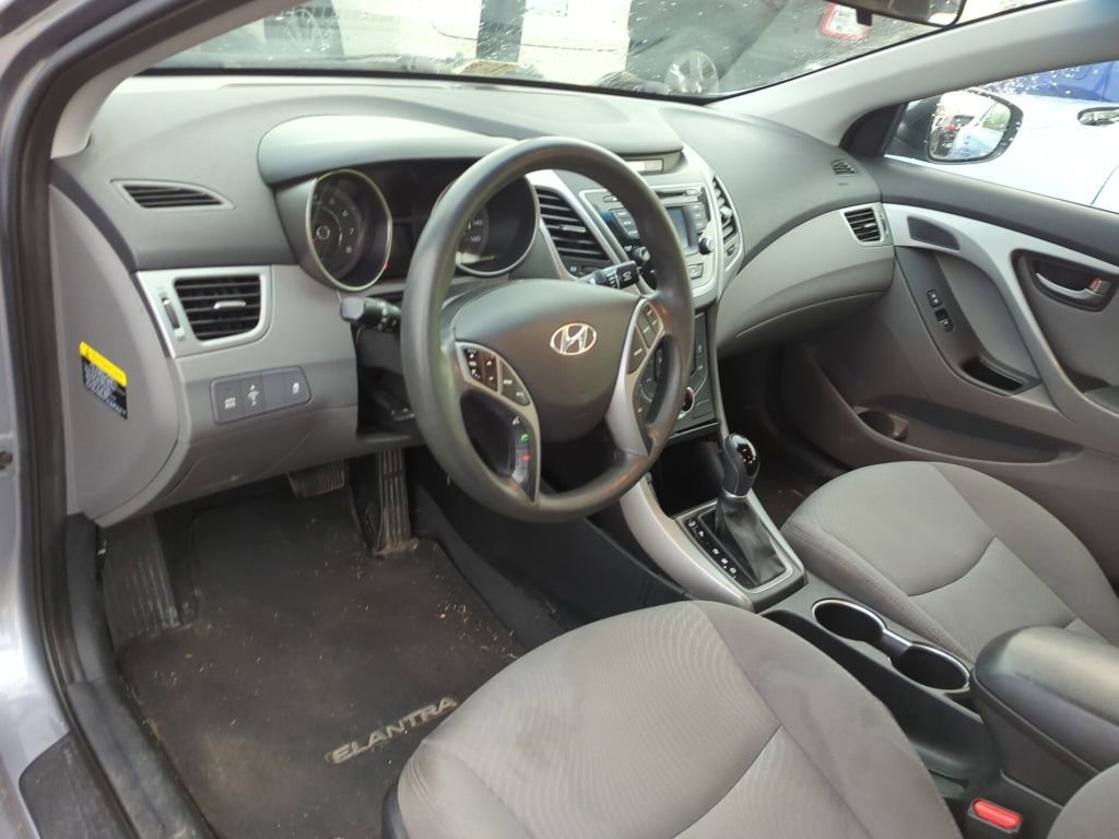 Used 2016 Hyundai Elantra SE w/ Option Group 02 image 7