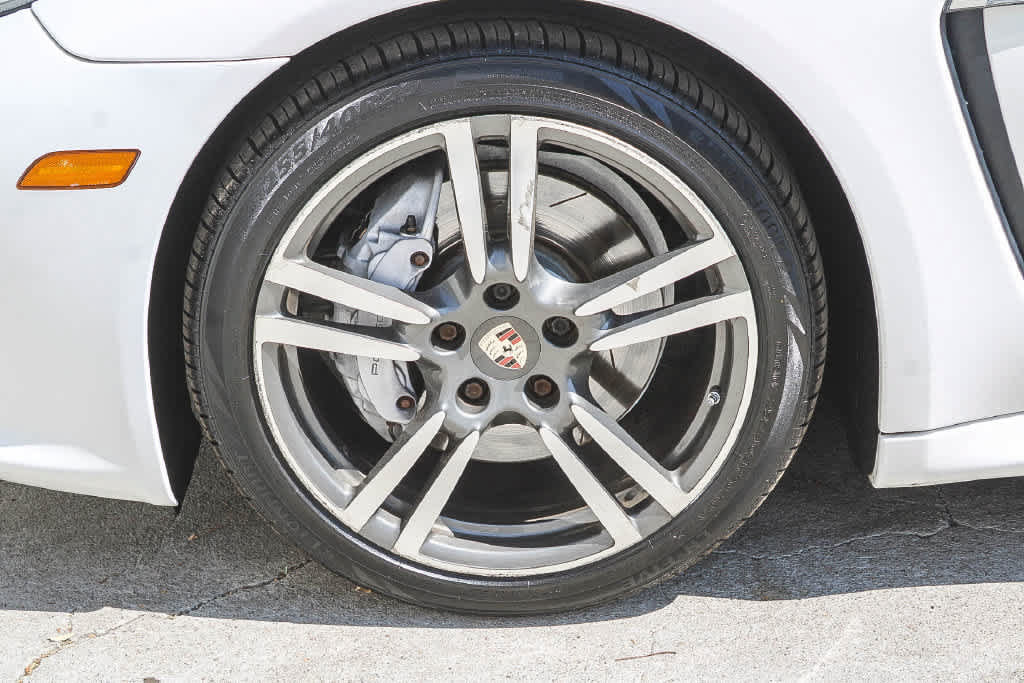 Used 2012 Porsche Panamera RWD image 9