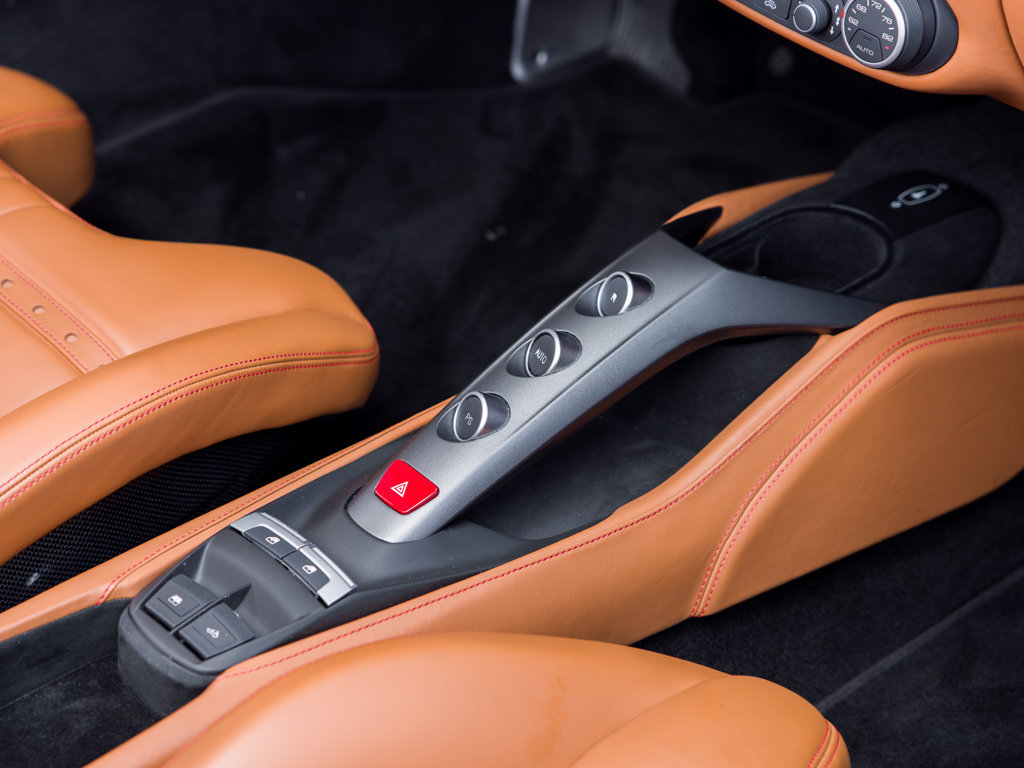 Used 2019 Ferrari 488 Spider RWD image 17