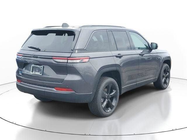 New 2026 Jeep Grand Cherokee Limited w/ Limited Altitude Package AWD/4WD image 4