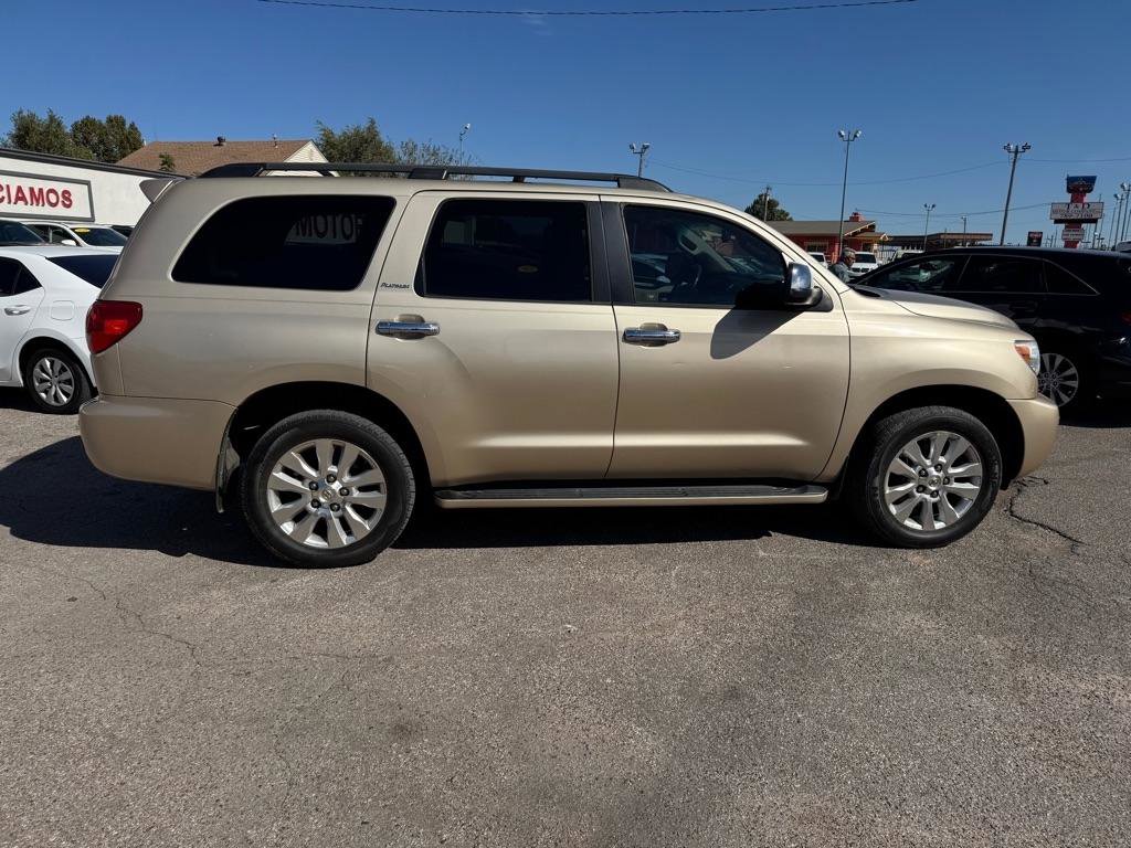 Used 2010 Toyota Sequoia Platinum RWD image 4