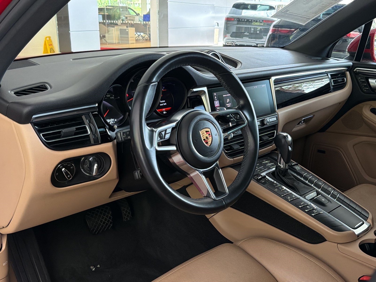 Used 2019 Porsche Macan AWD/4WD image 4