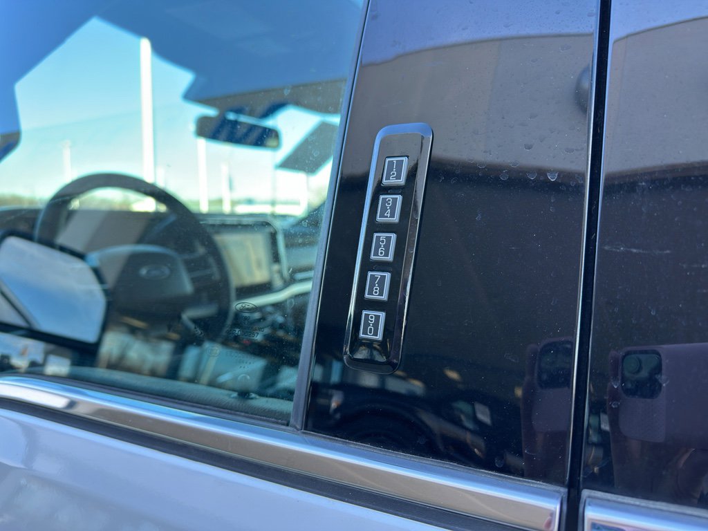 Used 2024 Ford F350 King Ranch image 13