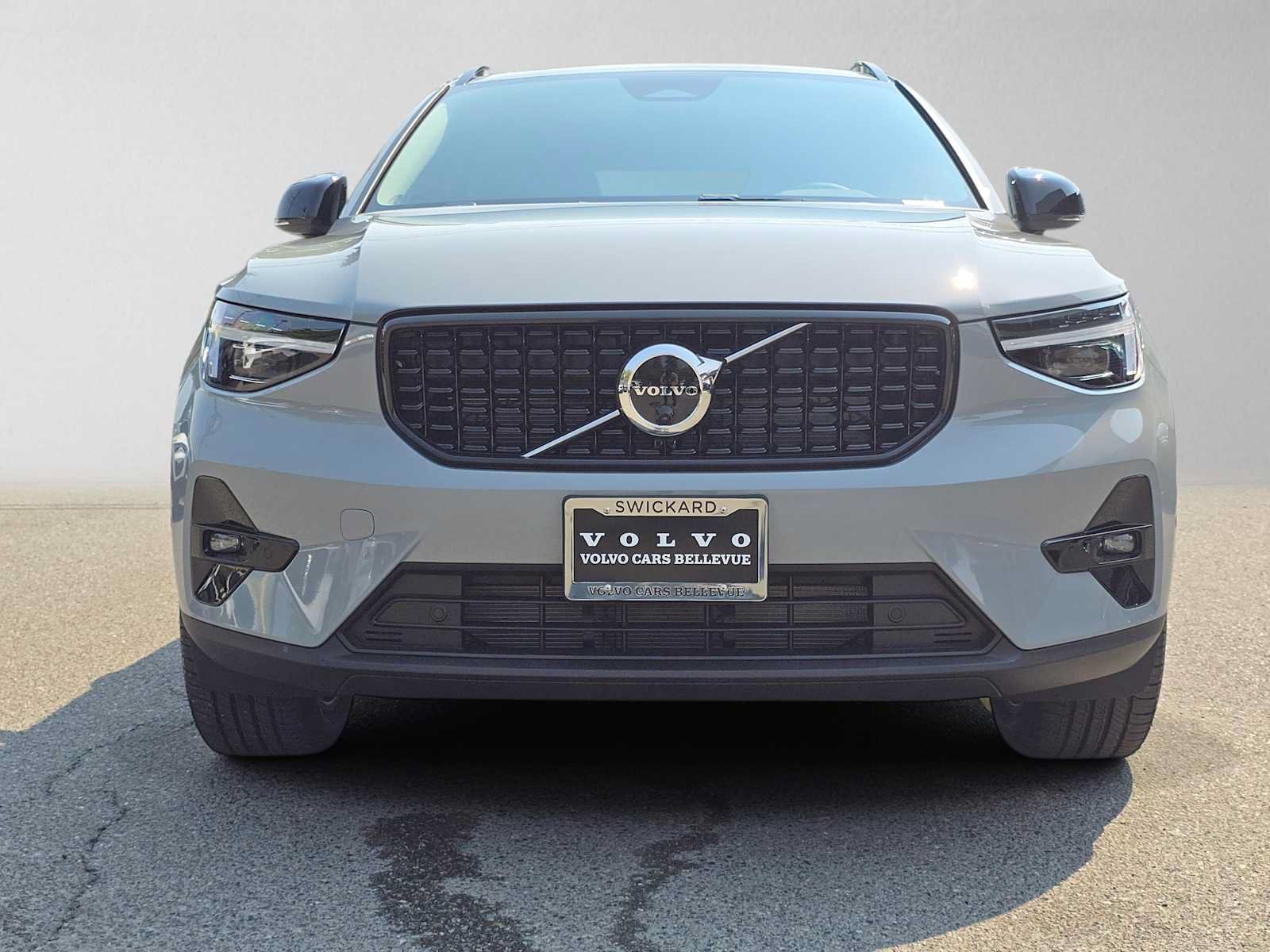 New 2026 Volvo XC40 B5 Plus w/ Protection Package Premier AWD/4WD image 8