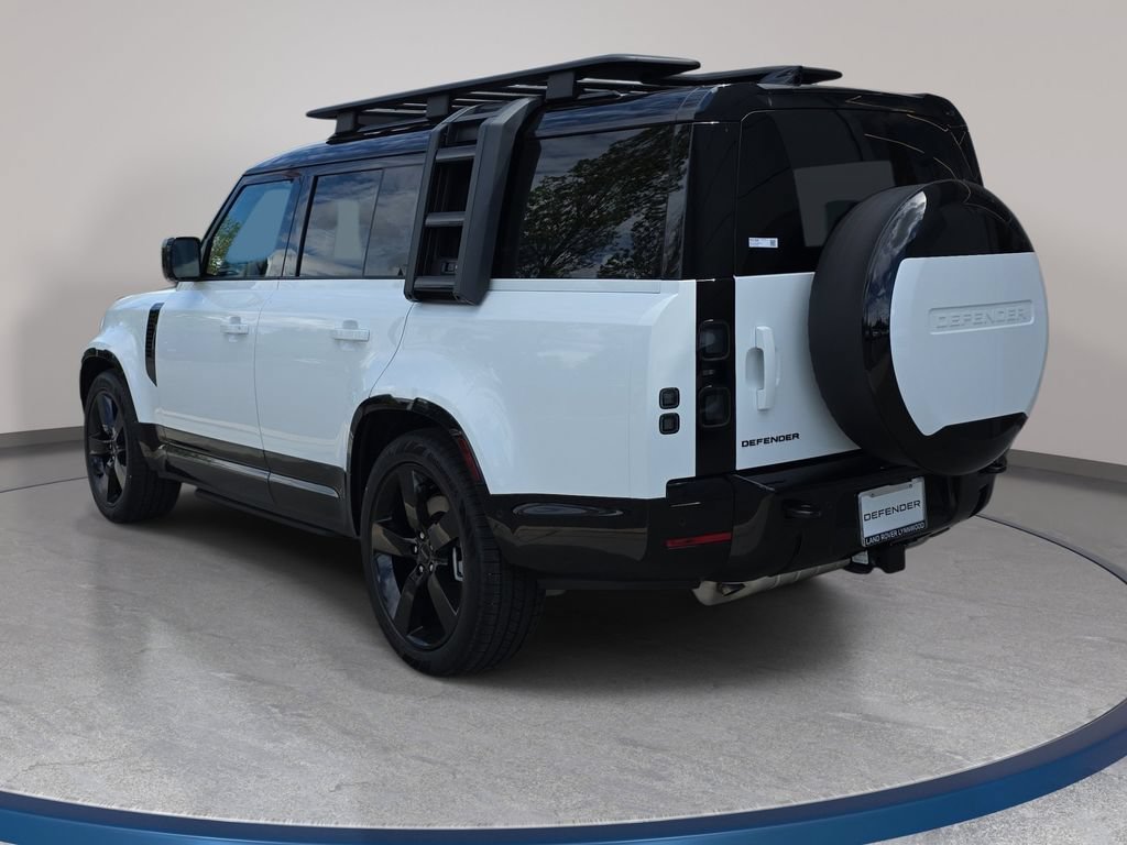 New 2026 Land Rover Defender 130 X-Dynamic SE AWD/4WD image 3