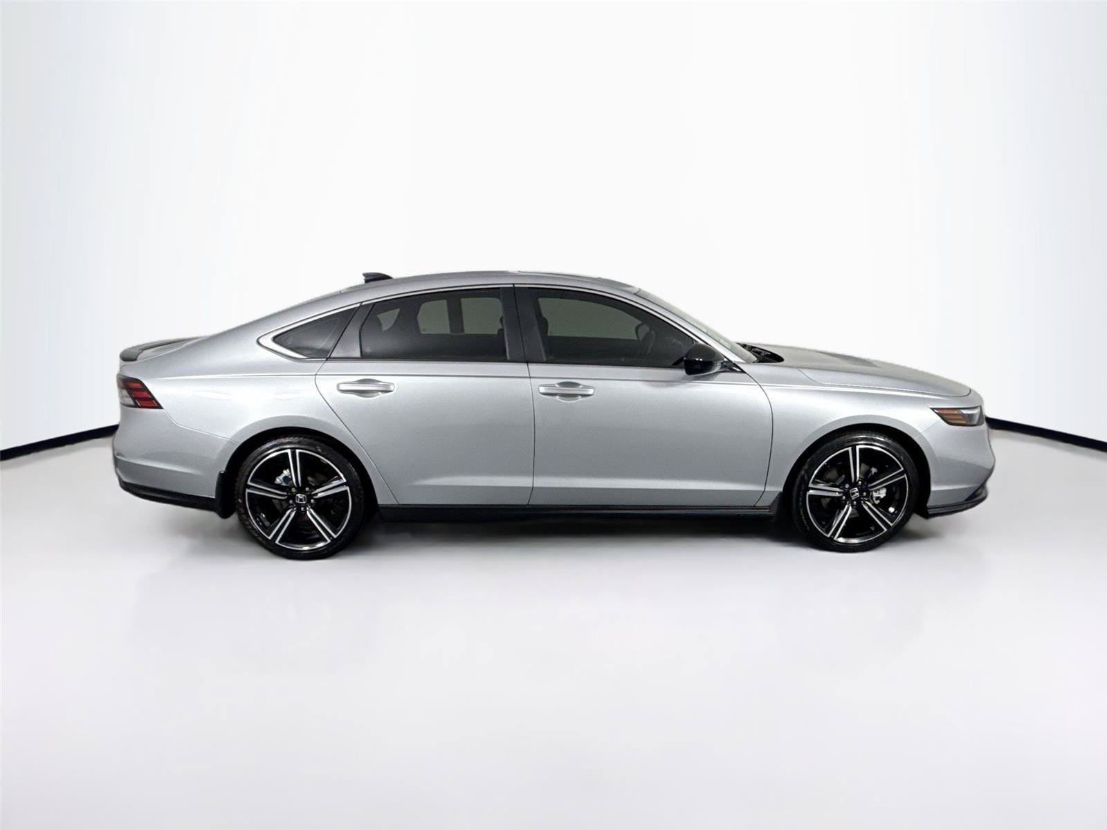 Used 2024 Honda Accord Sport image 9