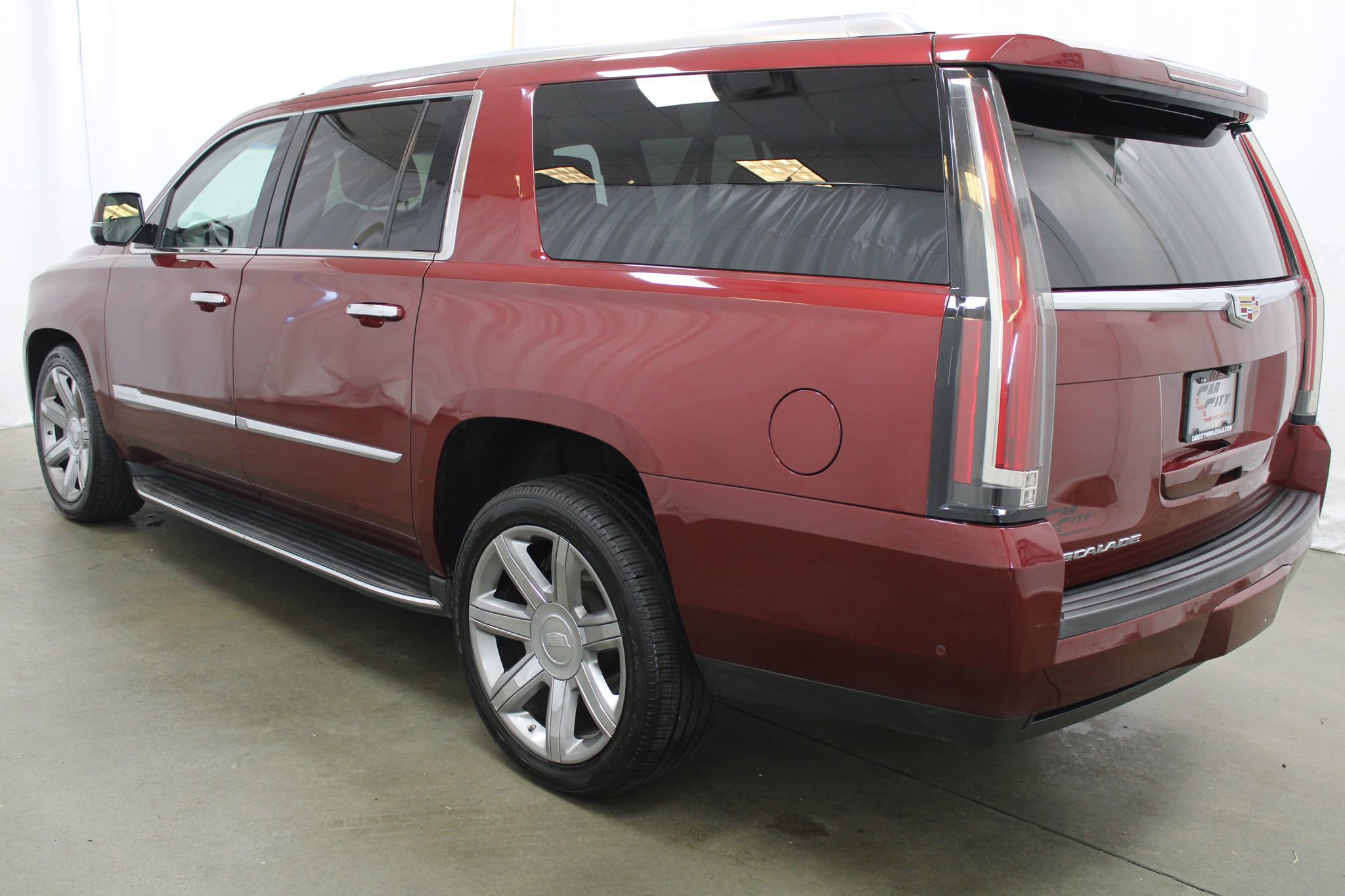 Used 2017 Cadillac Escalade ESV Luxury image 7