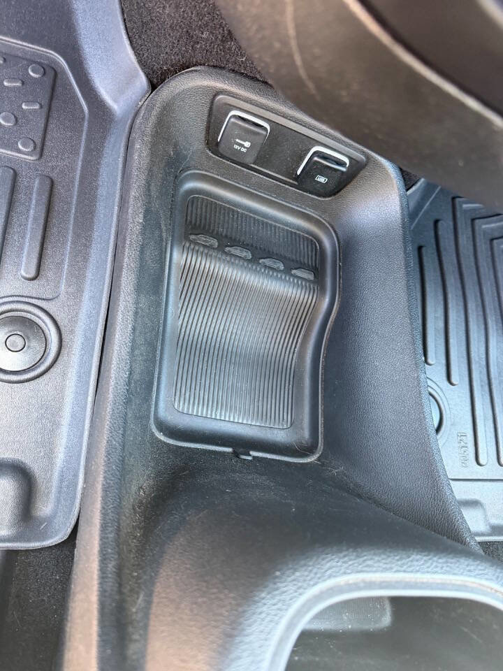Used 2018 Chrysler Pacifica Touring-L Plus w/ S Appearance Package FWD image 18