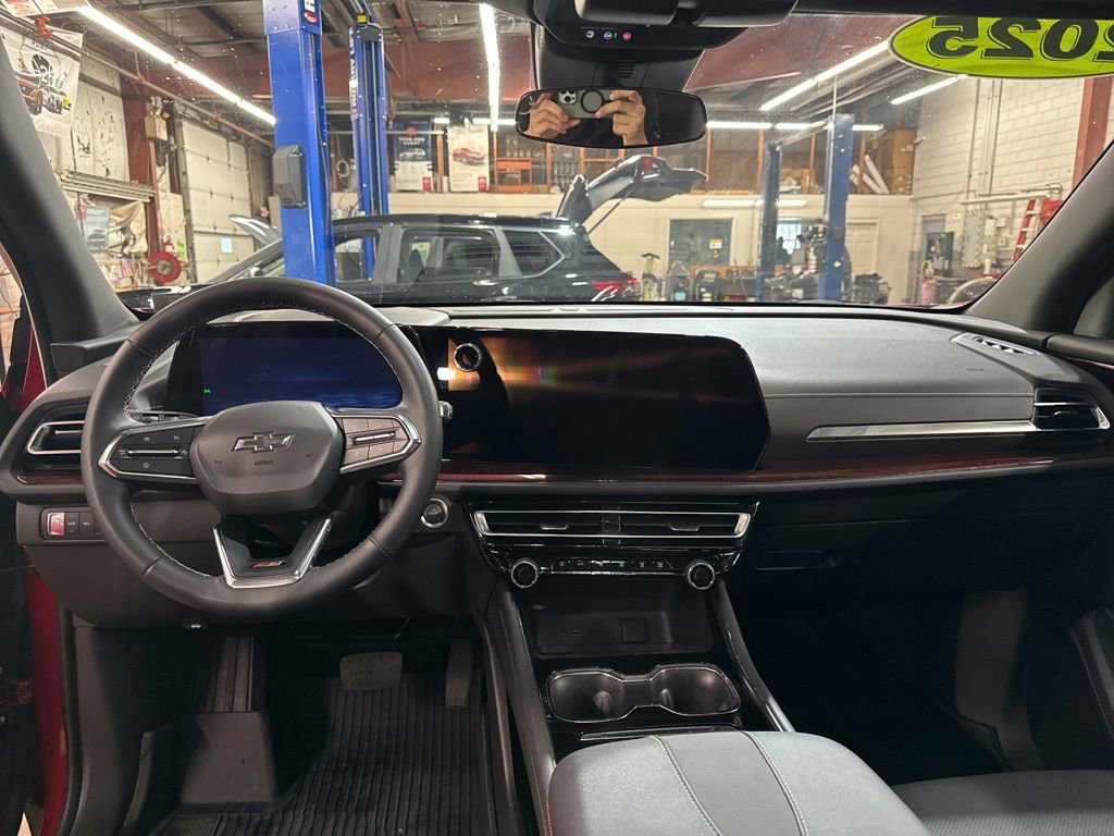 Used 2025 Chevrolet Traverse Z71 w/ Driver Confidence Package image 13