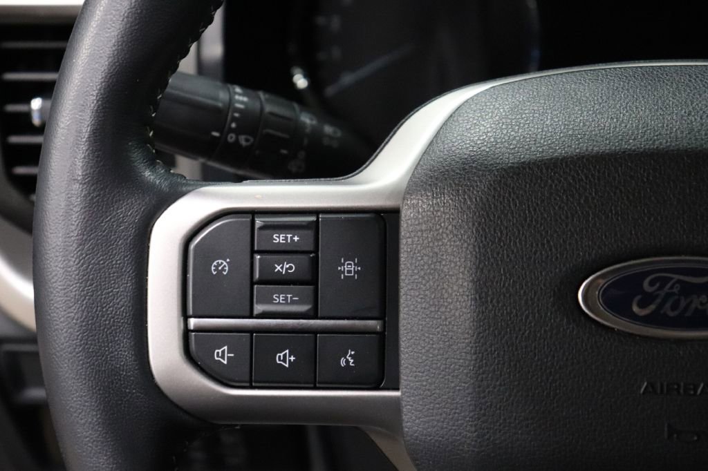 Used 2023 Ford Expedition XLT image 30