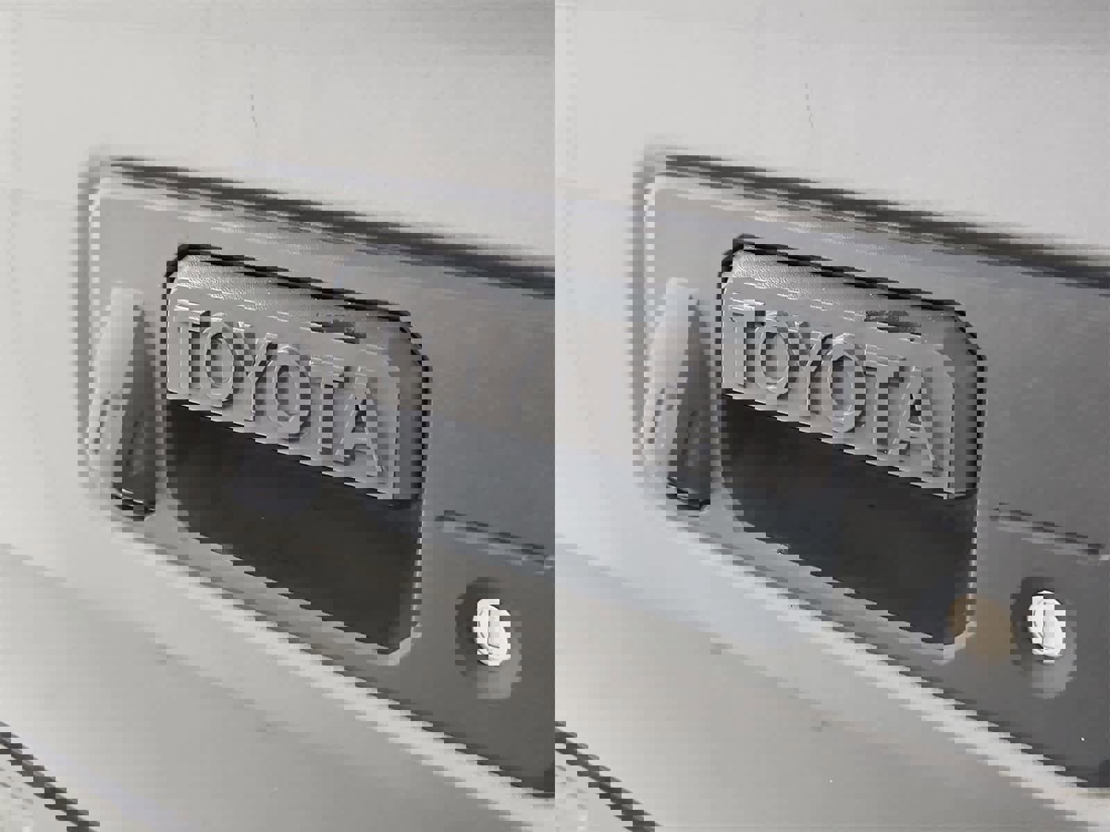 Used 2018 Toyota Tacoma TRD Off-Road image 11