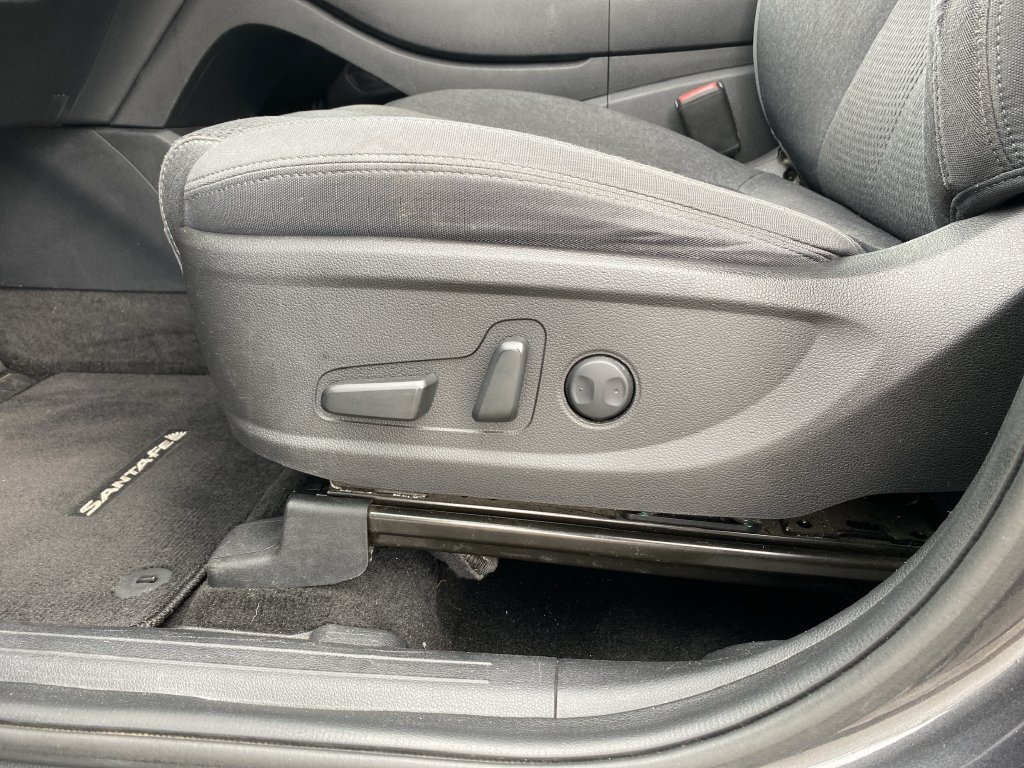 Used 2022 Hyundai Santa Fe SEL FWD image 16