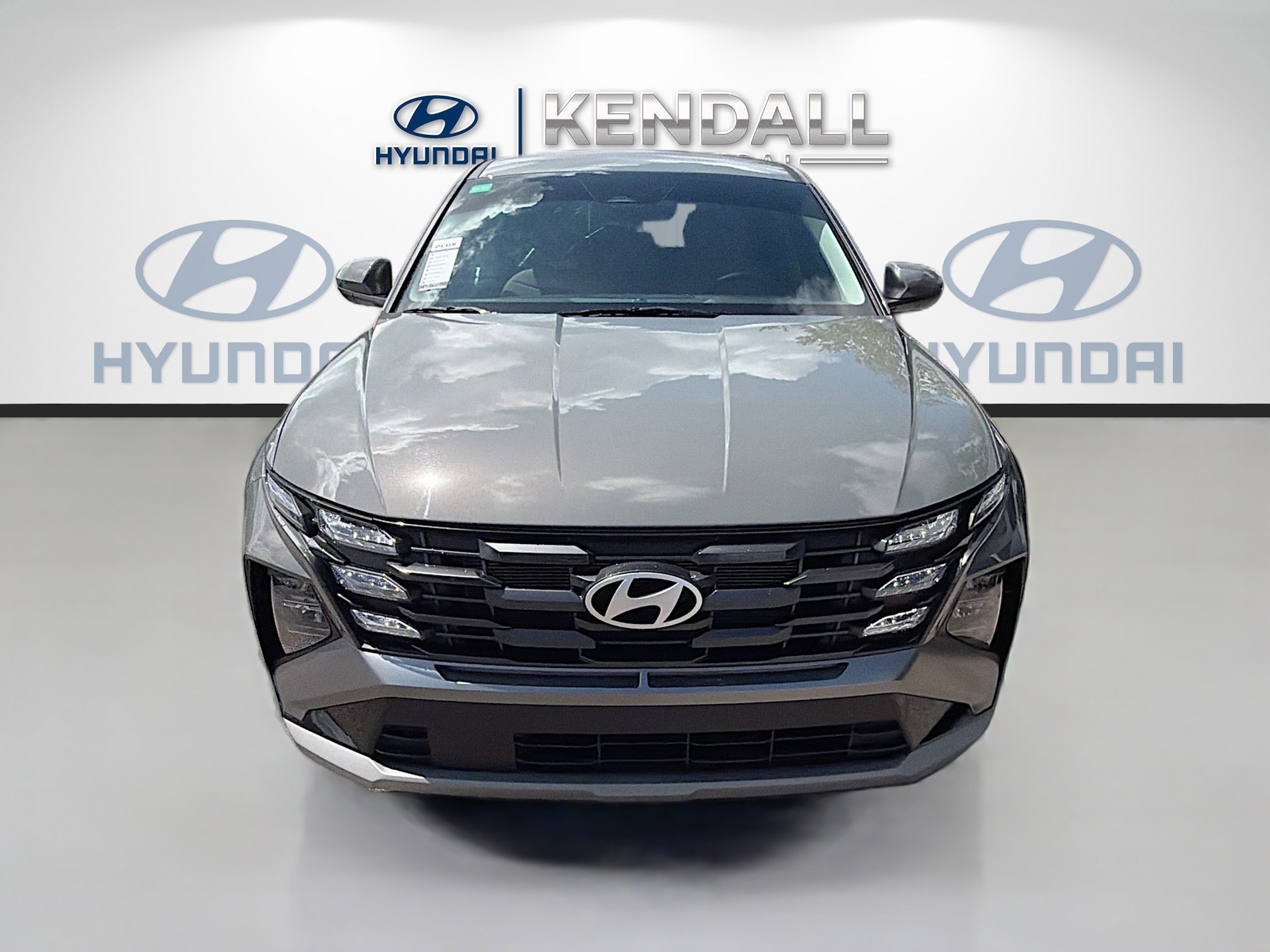 Used 2025 Hyundai Tucson SE image 2