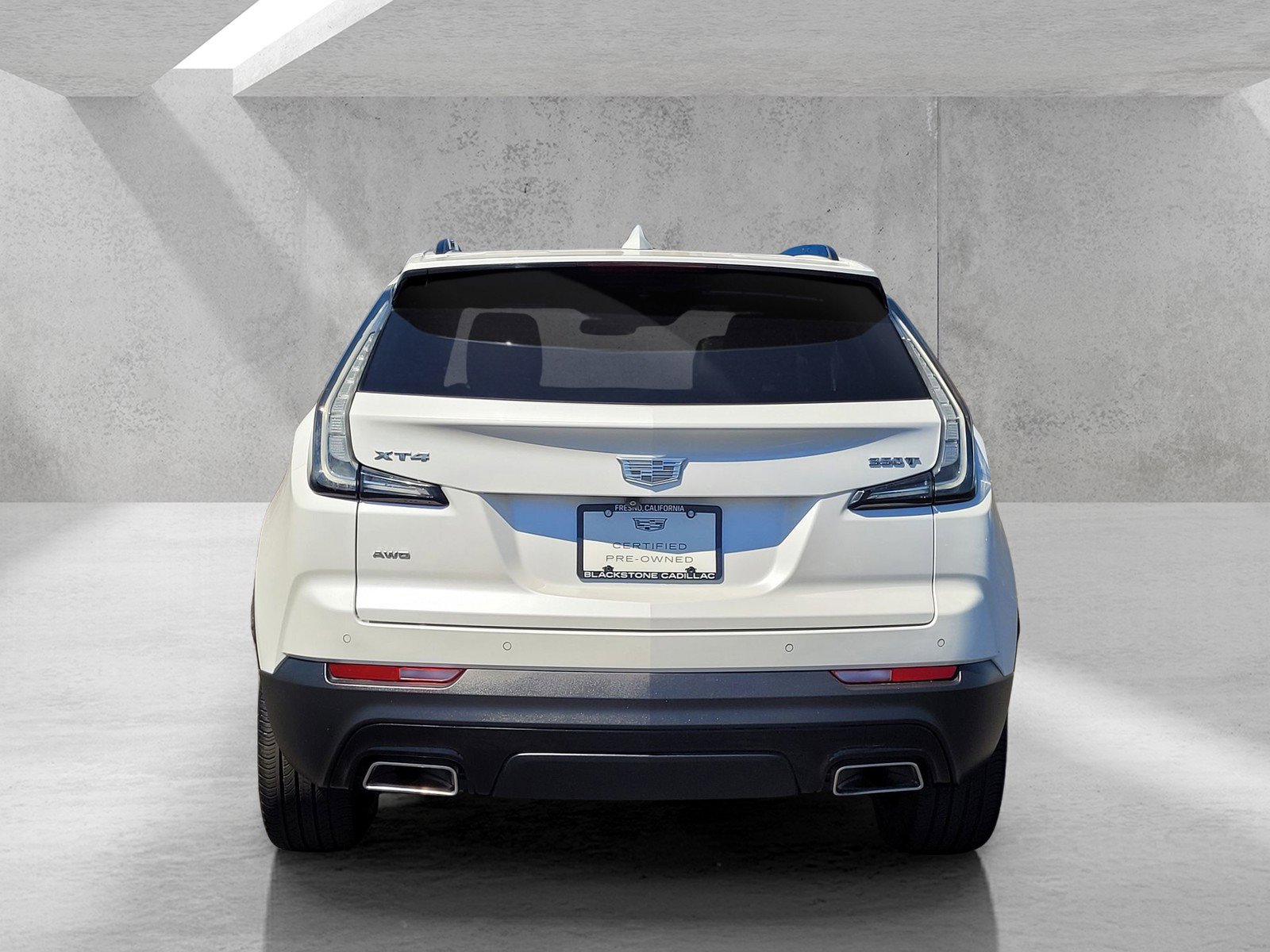 Certified 2022 Cadillac XT4 Sport w/ LPO, ONYX Package image 5