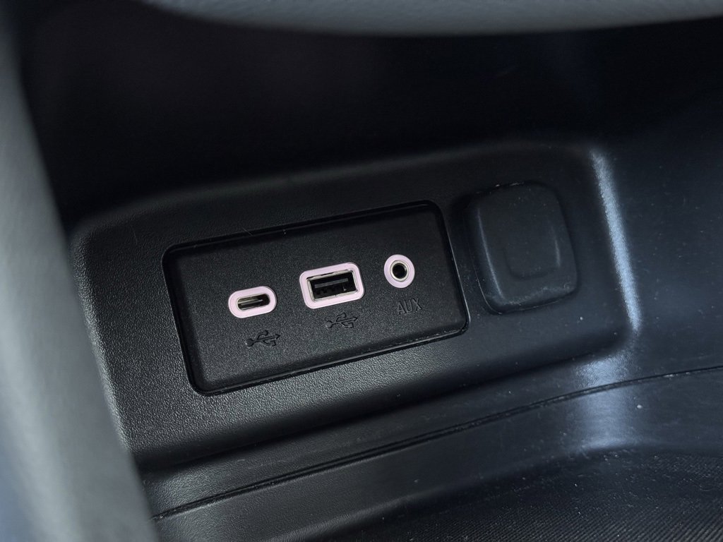 Used 2023 Chevrolet Equinox LT w/ Driver Convenience Package image 28