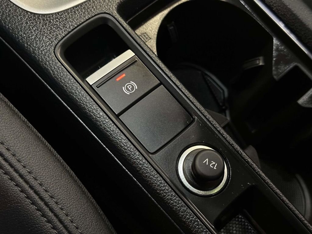 Used 2025 Audi Q3 2.0T Premium w/ Convenience Package AWD/4WD image 36