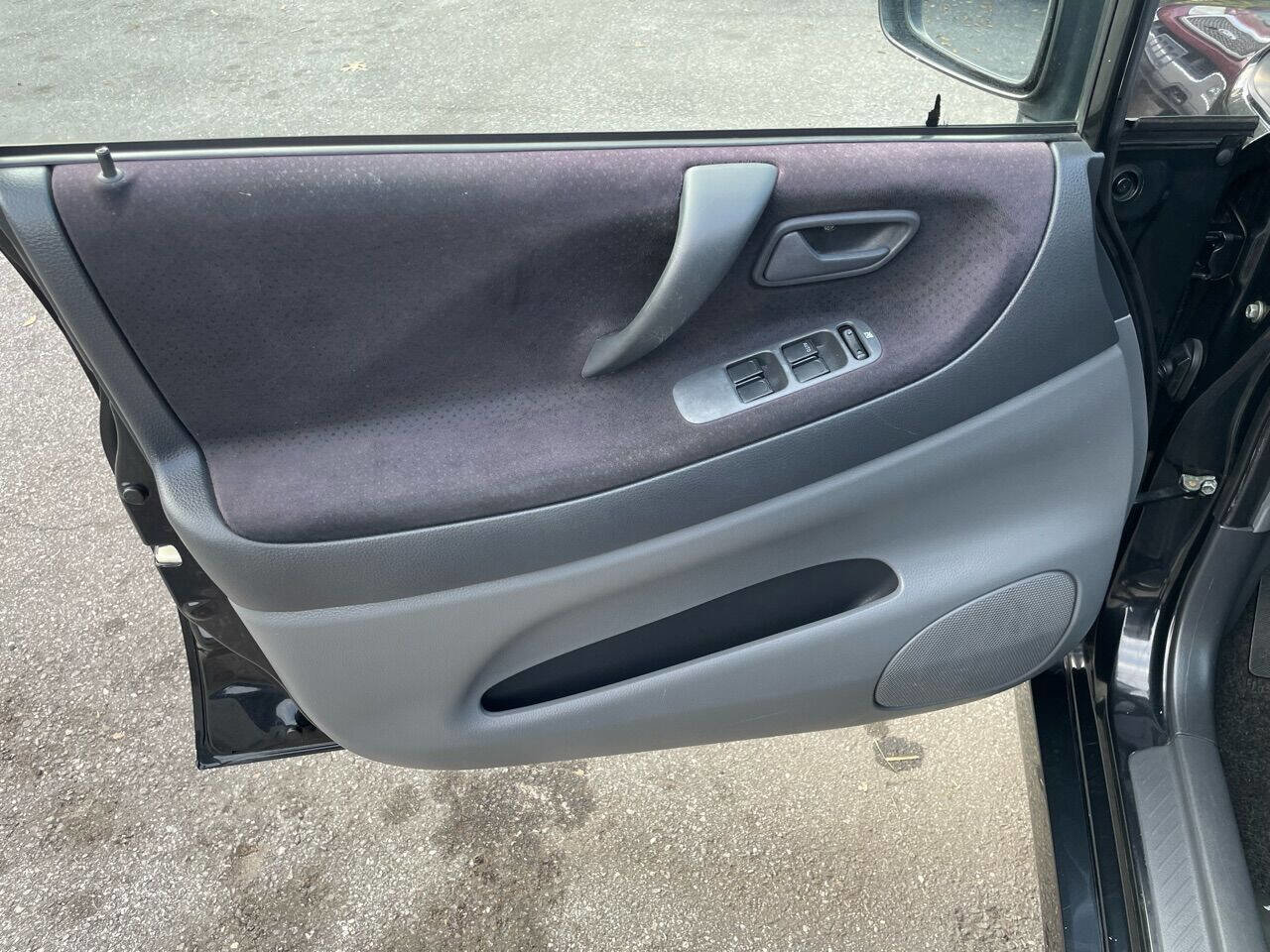 Used 2004 Suzuki Aerio S image 20