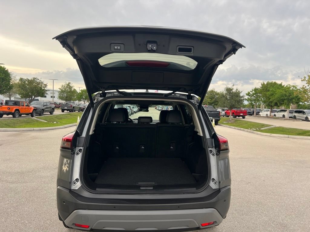 Used 2021 Nissan Rogue SV w/ Premium Package FWD image 23