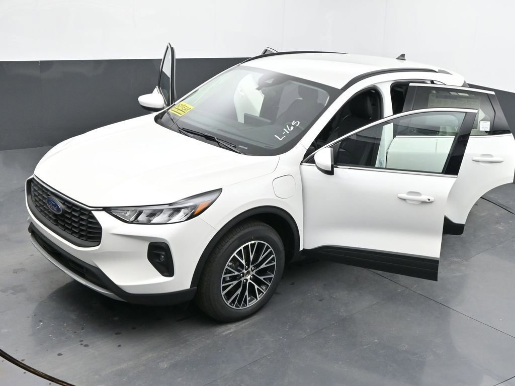 New 2026 Ford Escape SE w/ Class II Trailer Tow Package image 62