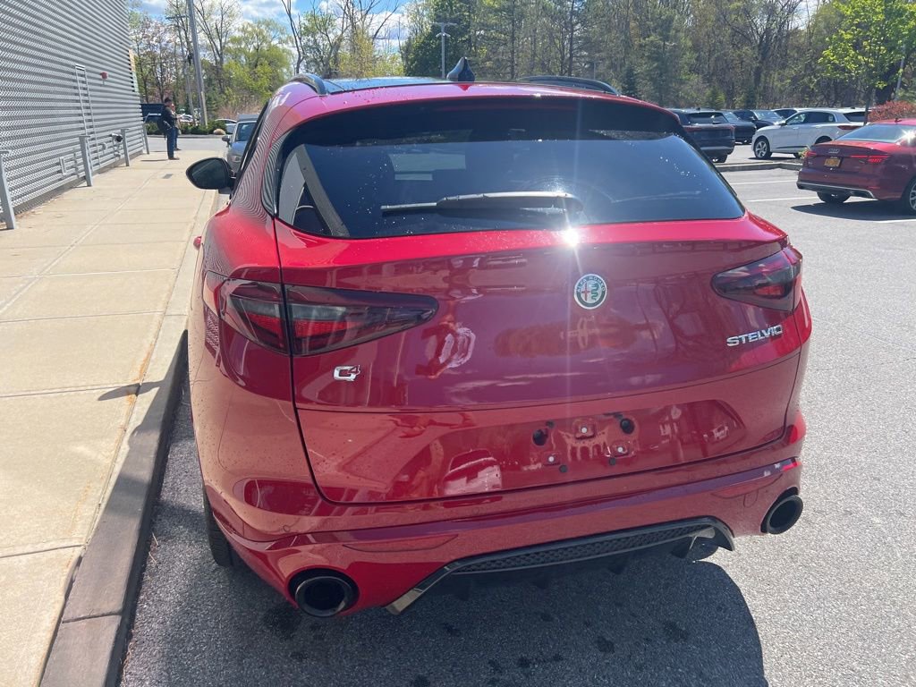 Used 2023 Alfa Romeo Stelvio Veloce AWD/4WD image 33