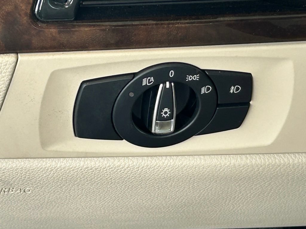 Used 2010 BMW 328i Convertible RWD image 29