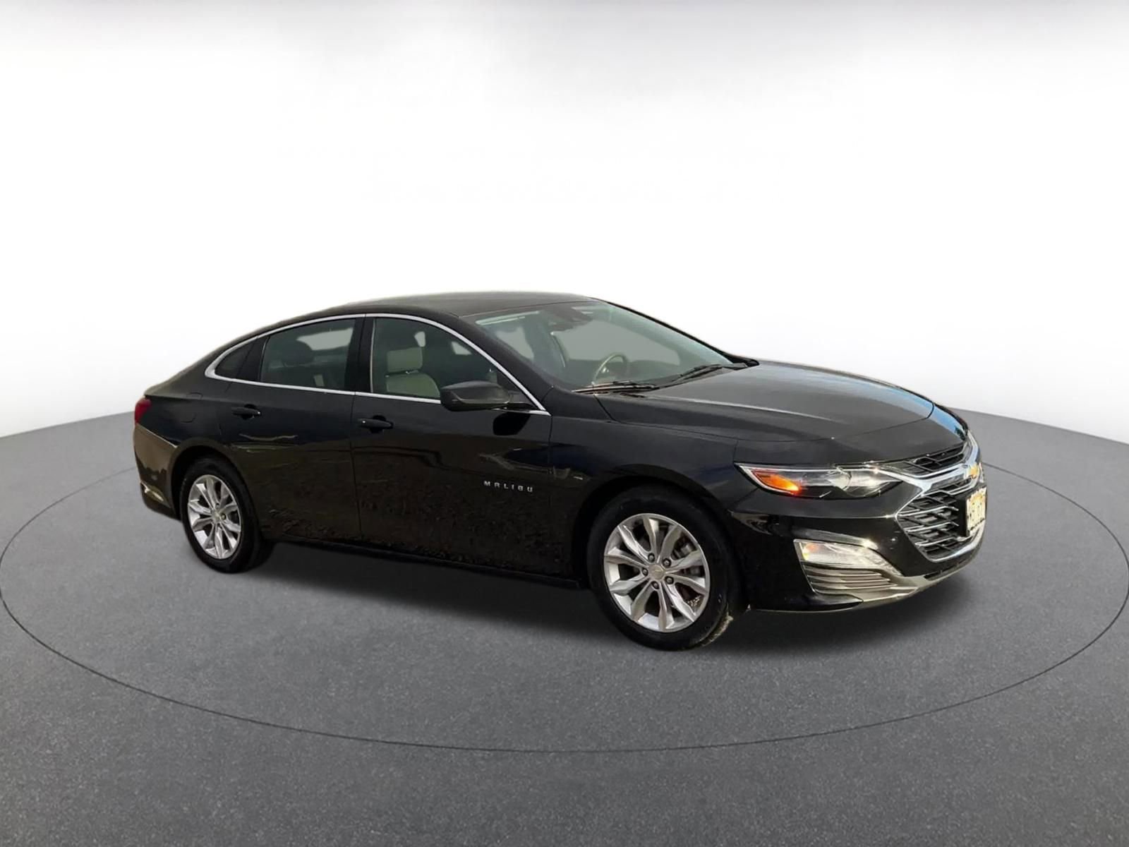 Used 2023 Chevrolet Malibu LT w/ Driver Confidence Package image 2
