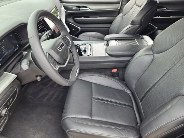 Certified 2025 Jeep Wagoneer L Series II AWD/4WD image 12