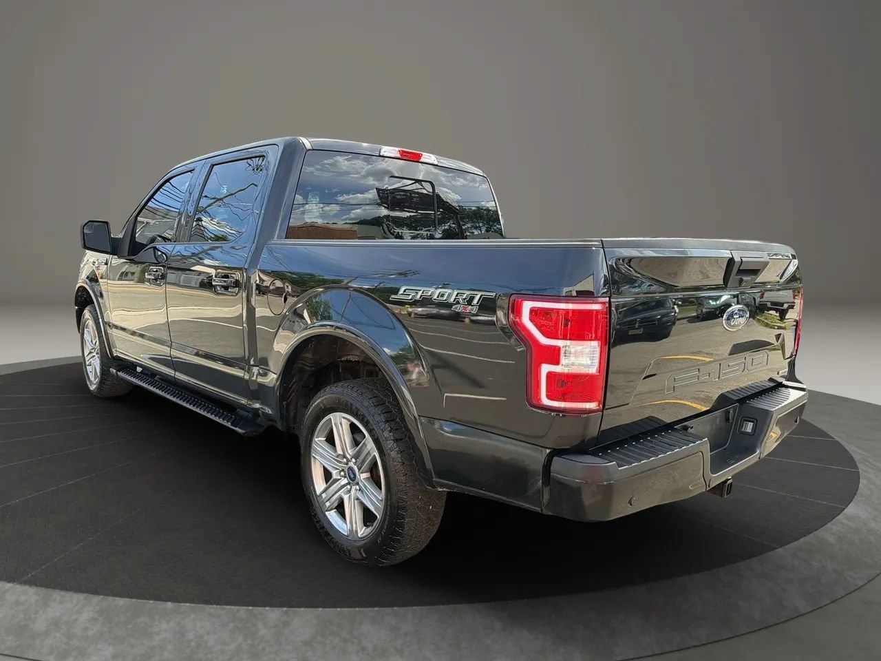 Used 2019 Ford F150 XLT w/ Equipment Group 302A Luxury AWD/4WD image 7