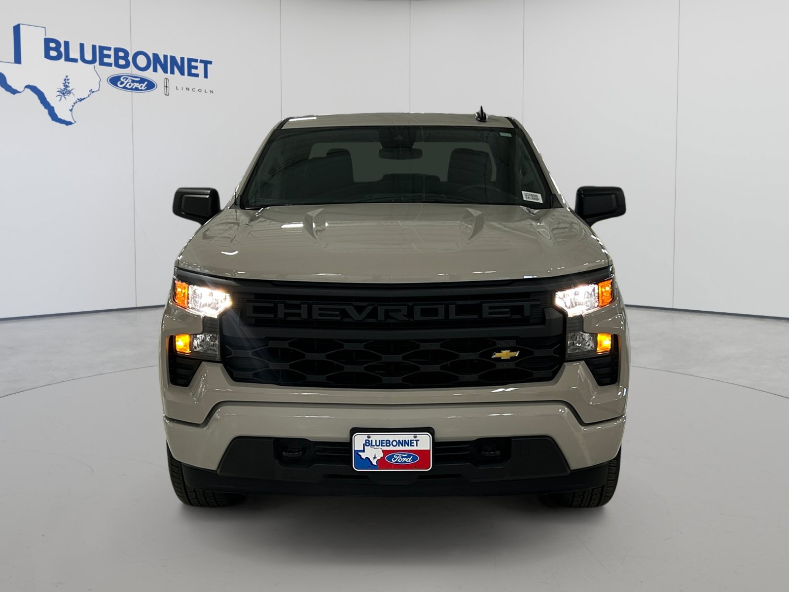 Used 2026 Chevrolet Silverado 1500 Custom RWD image 2
