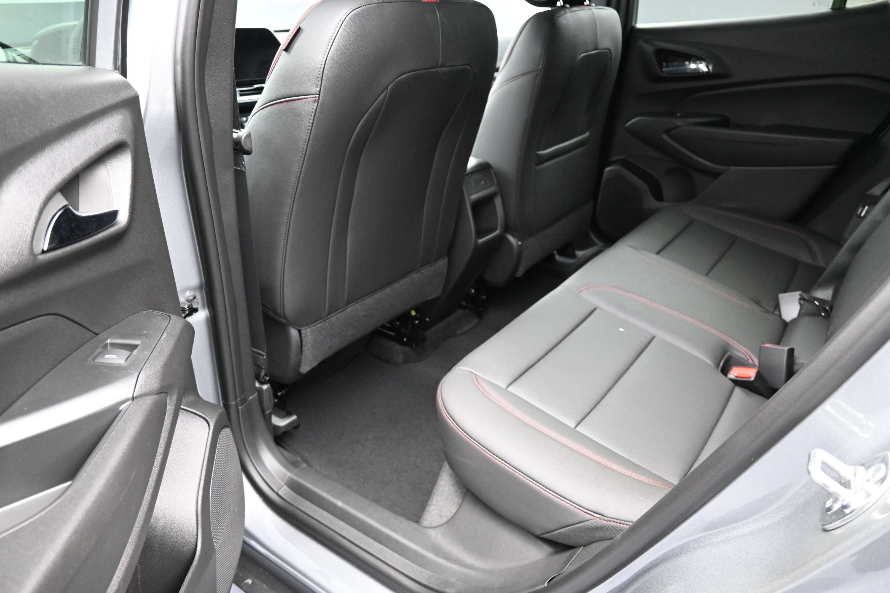 New 2026 Chevrolet Trax RS w/ Driver Confidence Package FWD image 27