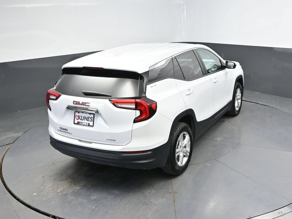 Used 2024 GMC Terrain SLE AWD/4WD image 30