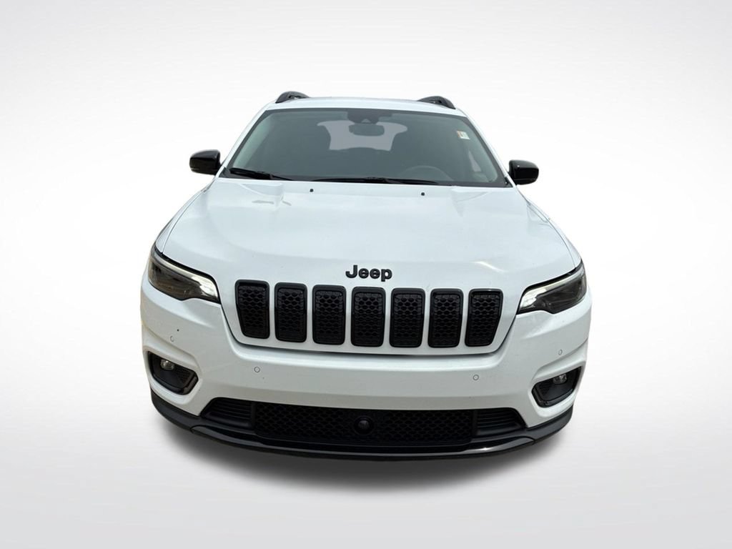 Used 2023 Jeep Cherokee Altitude Lux w/ Mopar Interior Package AWD/4WD image 2