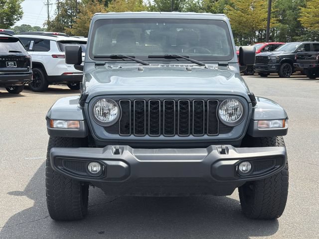 Used 2024 Jeep Gladiator Sport AWD/4WD image 16