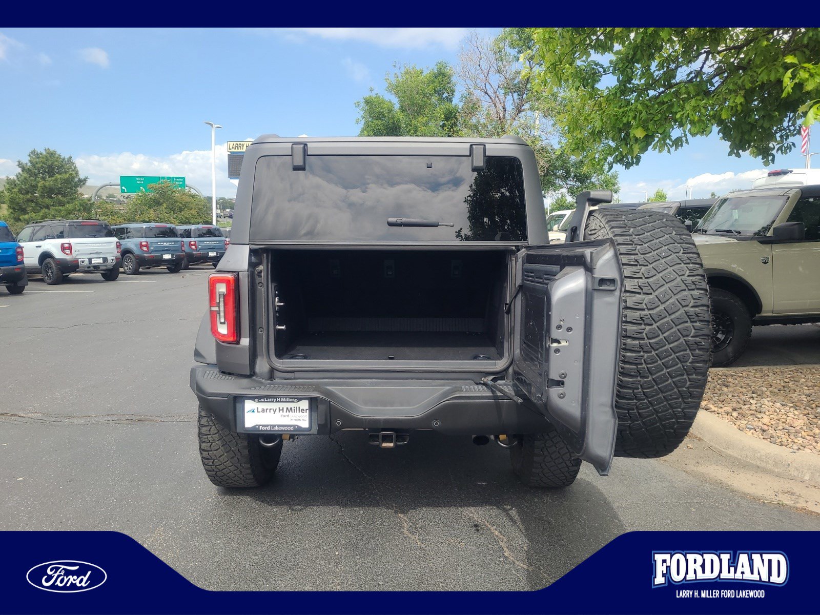 Used 2023 Ford Bronco Badlands w/ Sasquatch Package AWD/4WD image 32