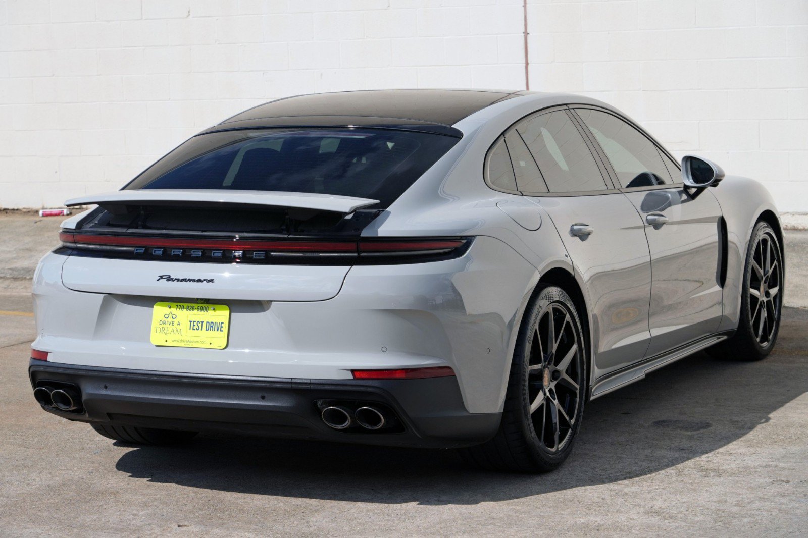 Used 2025 Porsche Panamera image 59